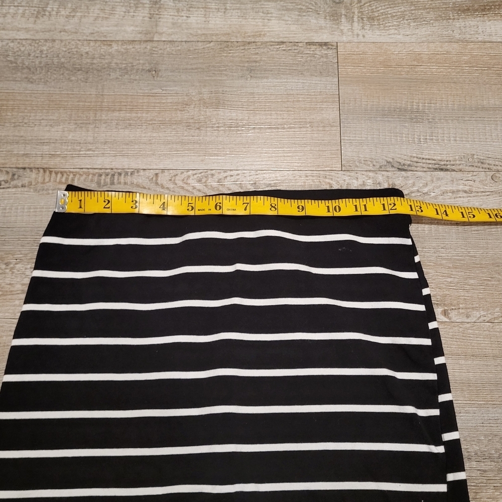 Heart Hips Black and White Pencil Skirt - Picture 3 of 8